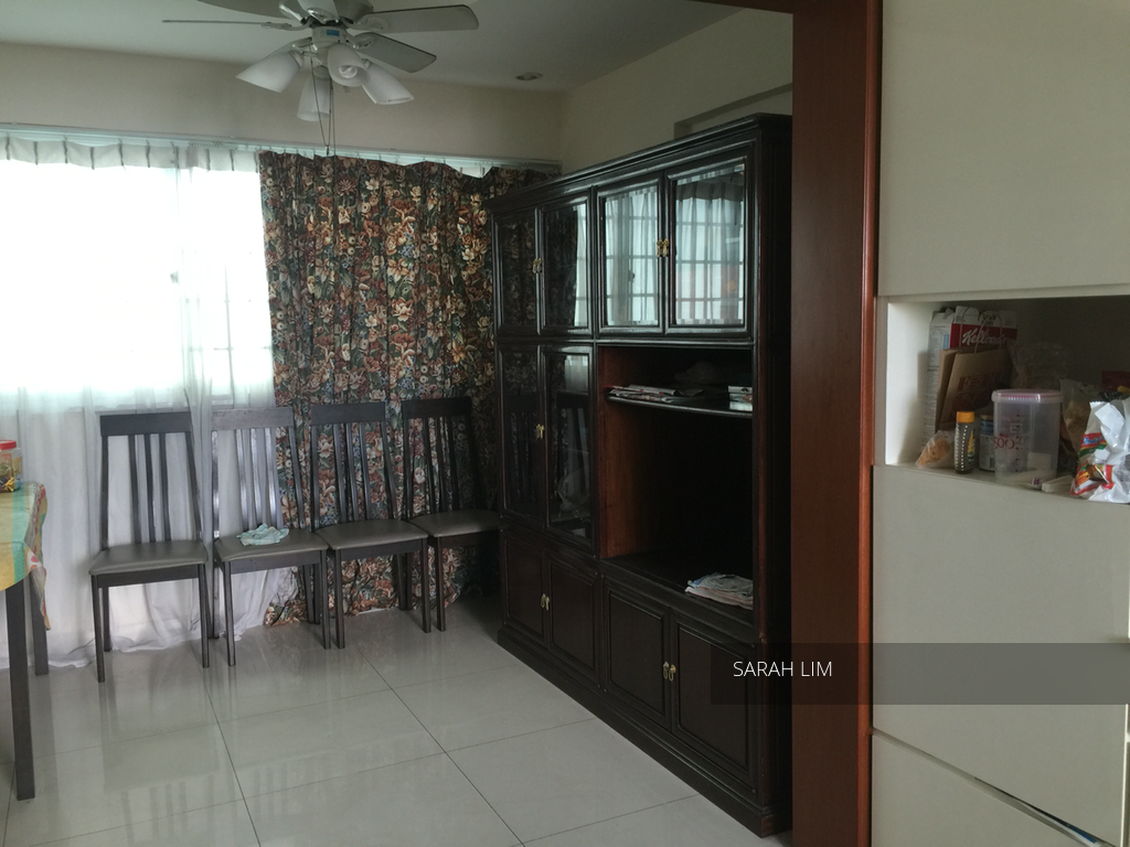 Blk 230 Hougang Avenue 1 (Hougang), HDB Executive #107064362